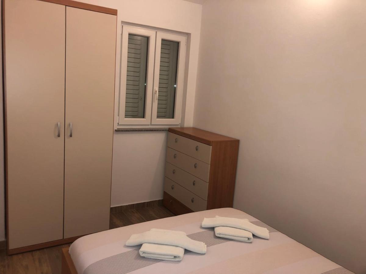 Apartmani Ivana Cres Bagian luar foto