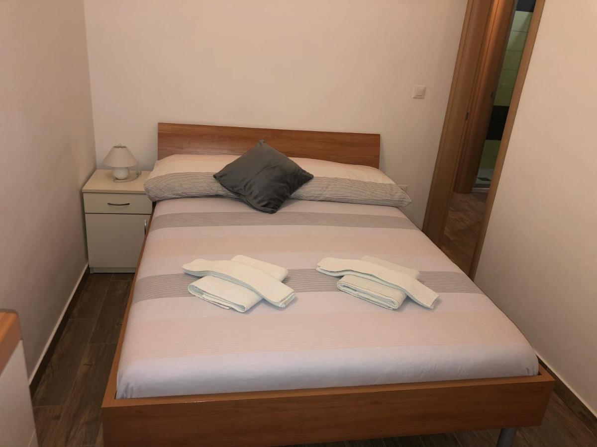 Apartmani Ivana Cres Bagian luar foto