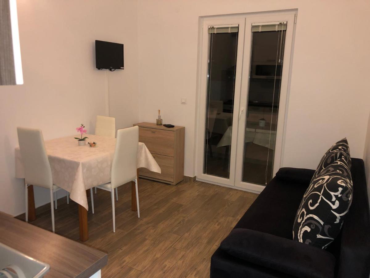 Apartmani Ivana Cres Bagian luar foto