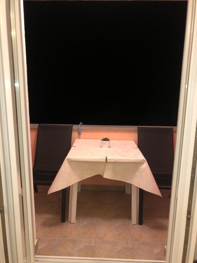 Apartmani Ivana Cres Bagian luar foto