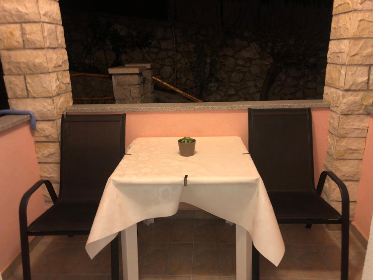 Apartmani Ivana Cres Bagian luar foto