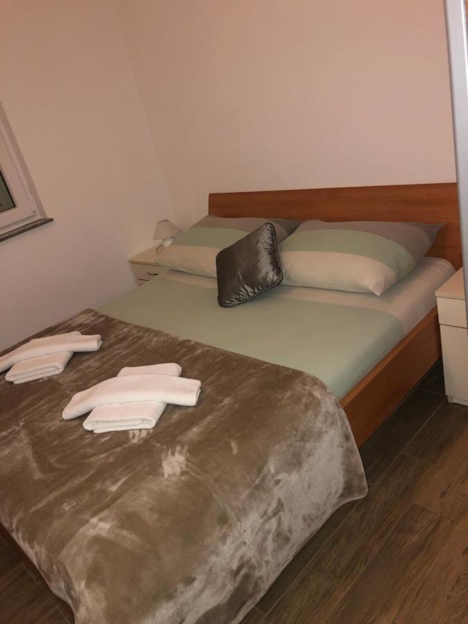Apartmani Ivana Cres Bagian luar foto