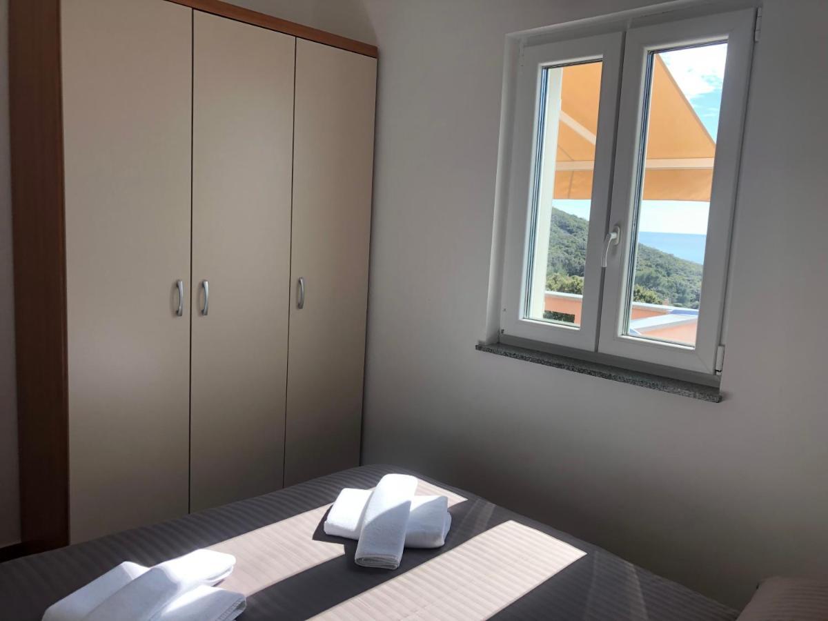 Apartmani Ivana Cres Bagian luar foto