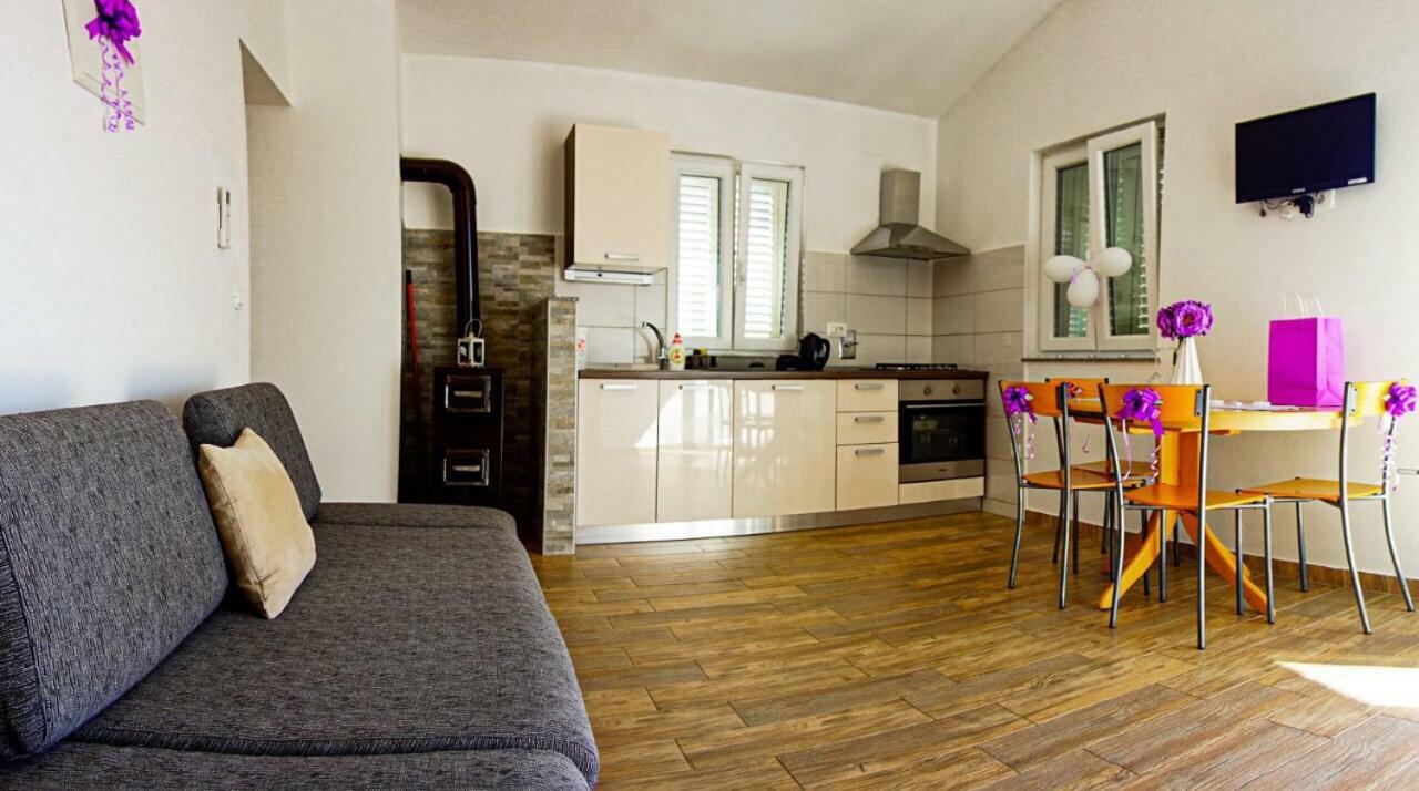 Apartmani Ivana Cres Bagian luar foto